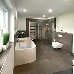 8 Personen ,,seegelblick