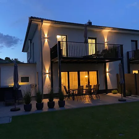 8 Personen ,,seegelblick Am Goitzschesee, Erste Reihe Am Mit Sauna, Kamin, Wallbox&sup