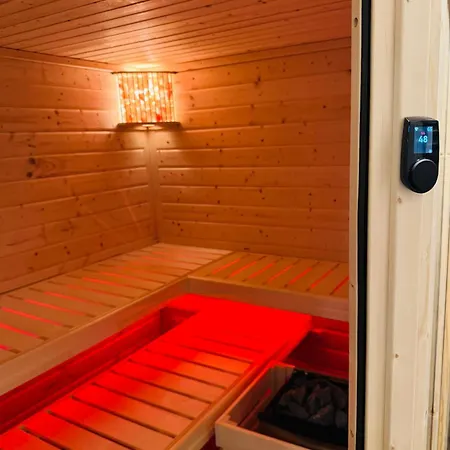8 Personen ,,seegelblick Am Goitzschesee, Erste Reihe Am Mit Sauna, Kamin, Wallbox&sup * Pouch