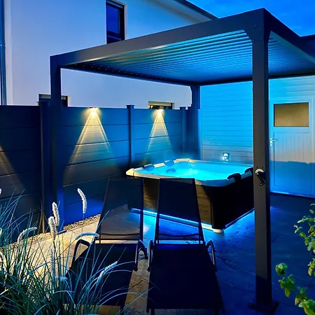 Ferienhaus 8 Personen ,,seegelblick Am Goitzschesee, Erste Reihe Am Mit Sauna, Kamin, Wallbox&sup Pouch